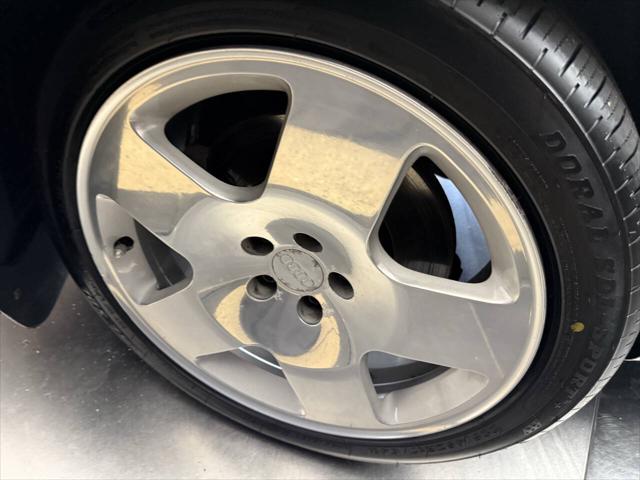 2001 Audi TT 225hp quattro AWD 2dr Roadster