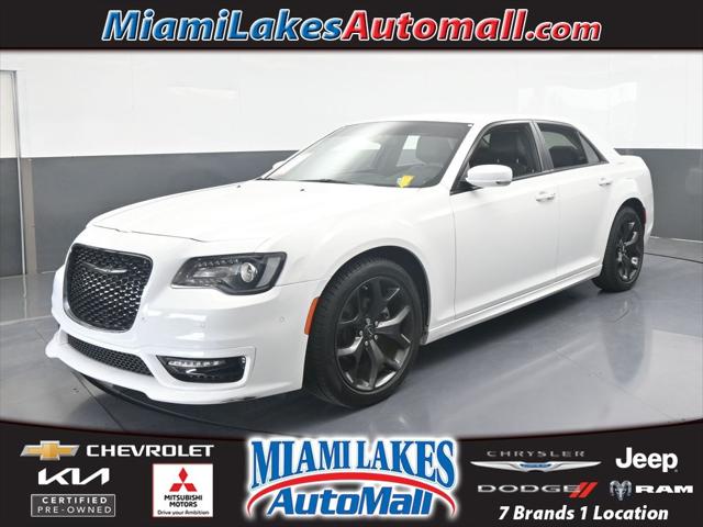 2023 Chrysler 300 Touring L