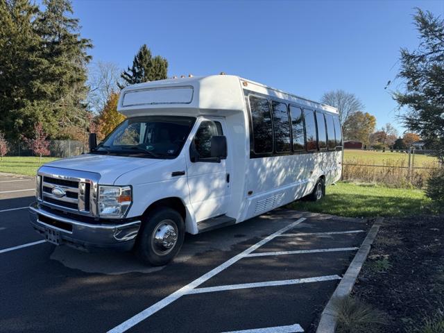 2013 Ford E-450 Cutaway Base 2013 Ford E-450 Cutaway Base