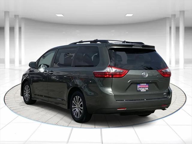 2020 Toyota Sienna XLE