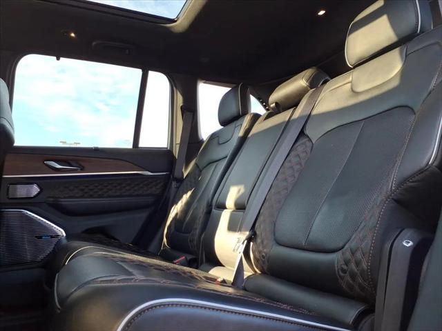 2022 Jeep Grand Cherokee Summit 4x4