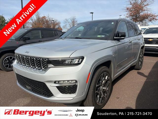 2022 Jeep Grand Cherokee Summit Reserve 4x4 2022 Jeep Grand Cherokee Summit Reserve 4x4