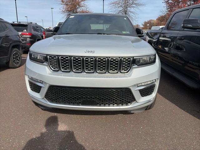 2022 Jeep Grand Cherokee Summit Reserve 4x4 2022 Jeep Grand Cherokee Summit Reserve 4x4