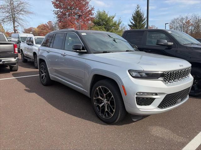 2022 Jeep Grand Cherokee Summit Reserve 4x4 2022 Jeep Grand Cherokee Summit Reserve 4x4