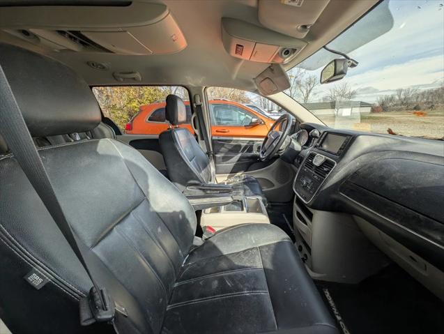 2013 Chrysler Town and Country Touring 2013 Chrysler Town and Country Touring