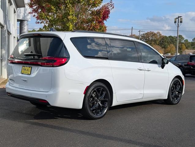 2024 Chrysler Pacifica Touring L 2024 Chrysler Pacifica Touring L