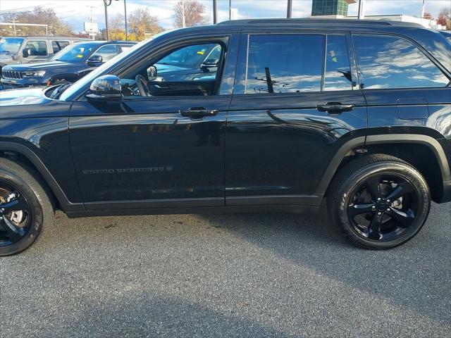 2023 Jeep Grand Cherokee Altitude 4x4 2023 Jeep Grand Cherokee Altitude 4x4