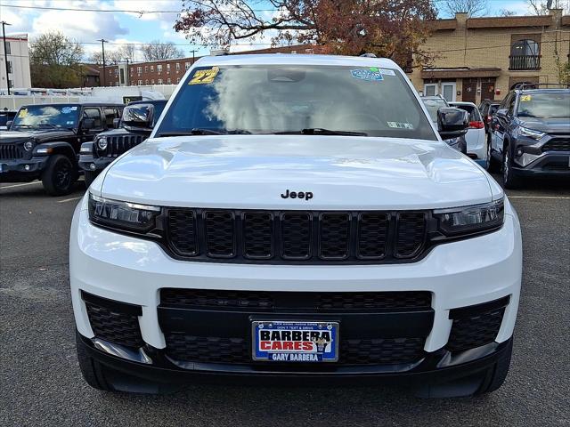 2022 Jeep Grand Cherokee L Altitude 4x4 2022 Jeep Grand Cherokee L Altitude 4x4