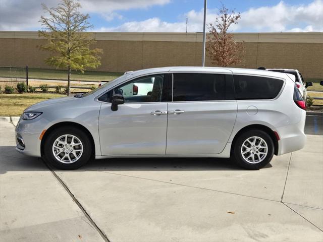 2024 Chrysler Pacifica Touring L 2024 Chrysler Pacifica Touring L