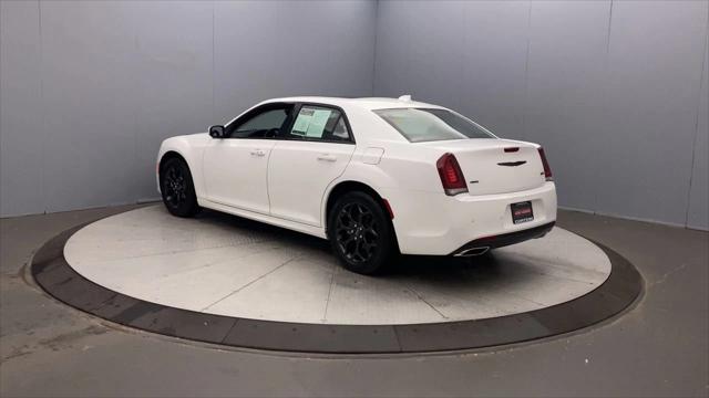 2023 Chrysler 300 Touring-L AWD