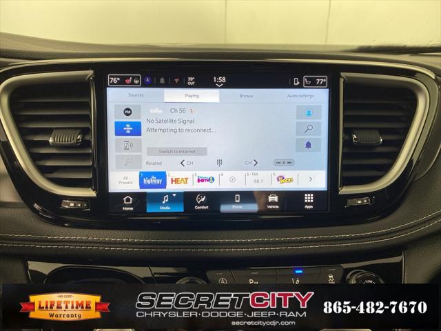 2026 Chrysler Pacifica Select