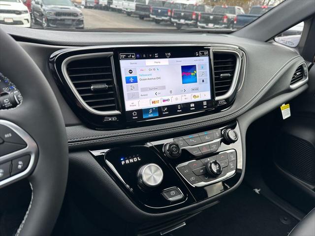 2026 Chrysler Pacifica Select AWD