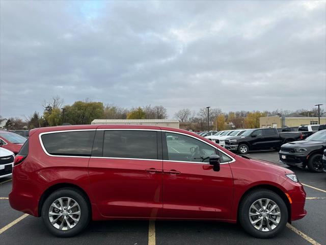 2026 Chrysler Pacifica Select AWD