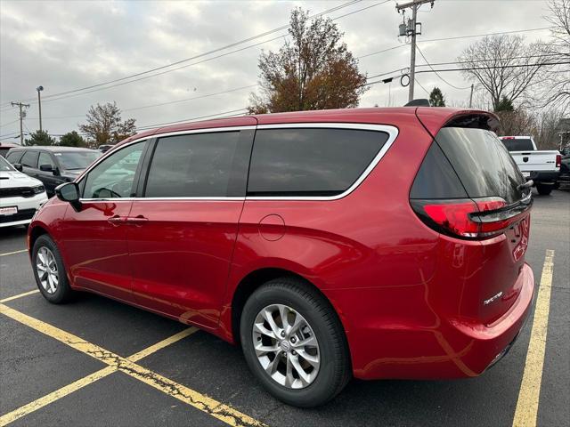 2026 Chrysler Pacifica Select AWD