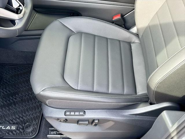 2026 Volkswagen Atlas Cross Sport 2.0T SEL