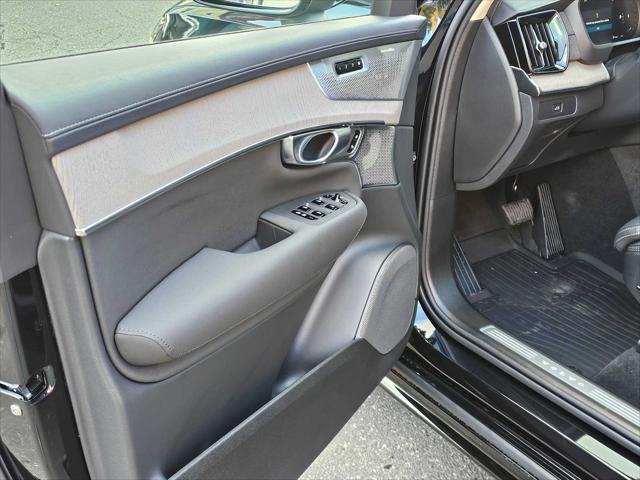 2026 Volvo XC90 Ultra Dark Theme, B6 AWD Gas (mild hybrid), Gasoline, 7 Seats