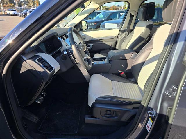 2025 Land Rover Discovery P360 Dynamic SE