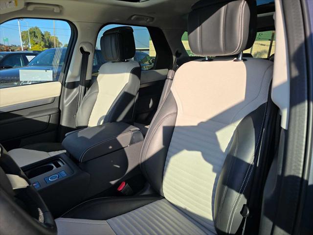 2025 Land Rover Discovery P360 Dynamic SE