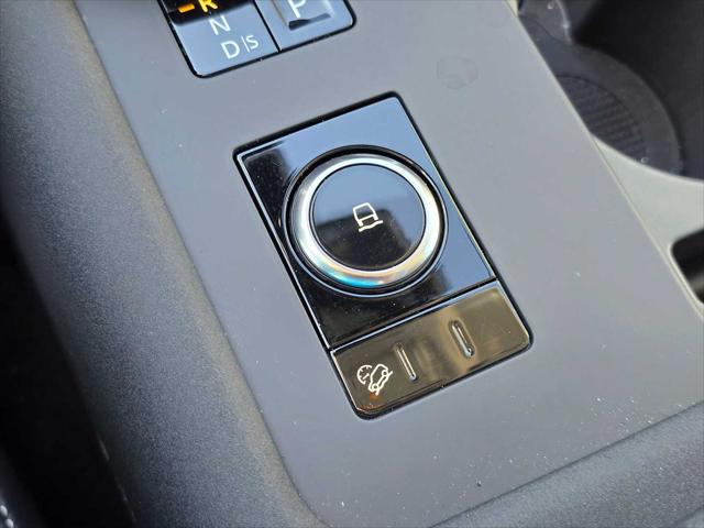 2025 Land Rover Discovery P360 Dynamic SE