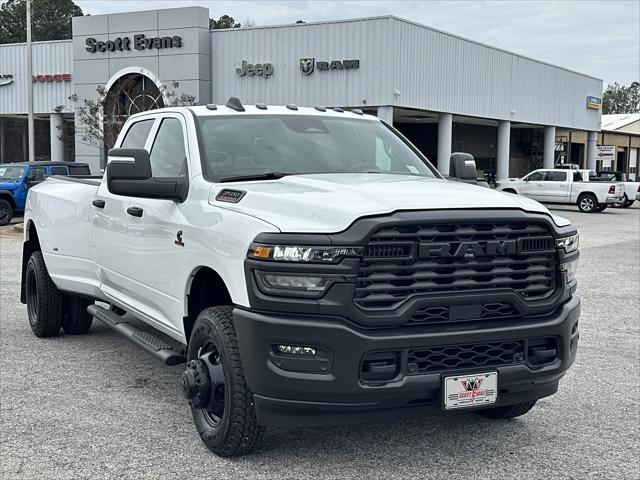2026 RAM Ram 3500 RAM 3500 TRADESMAN CREW CAB 4X4 8 BOX