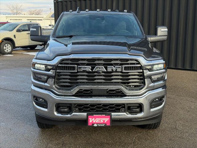2026 RAM Ram 3500 RAM 3500 TRADESMAN CREW CAB 4X4 64 BOX
