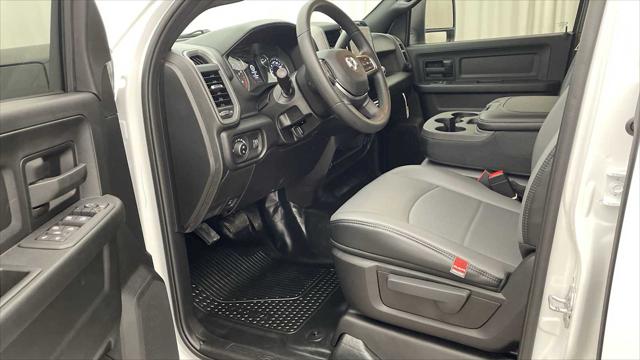 2026 RAM Ram 3500 RAM 3500 TRADESMAN CREW CAB 4X4 64 BOX