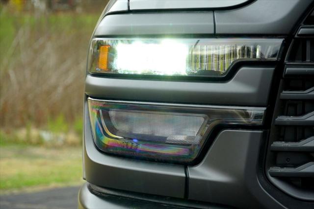 2026 RAM Ram 3500 RAM 3500 TRADESMAN CREW CAB 4X4 8 BOX