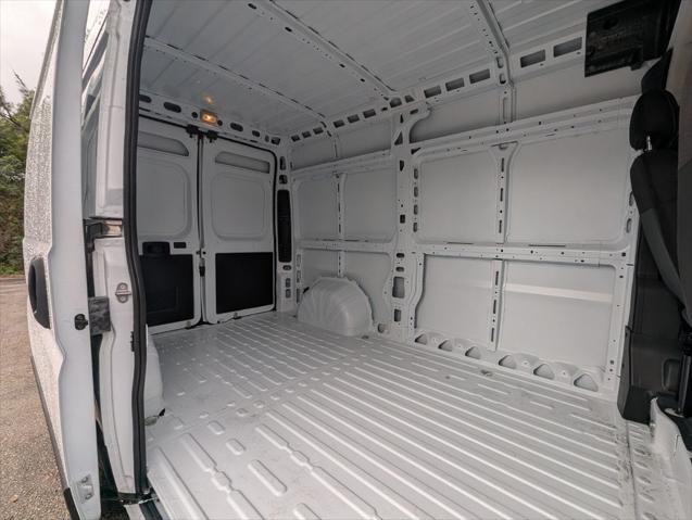 2026 Ram ProMaster Cargo Van Tradesman High Roof 136" WB w/Pass Seat