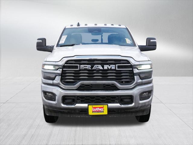 2026 RAM Ram 3500 RAM 3500 TRADESMAN CREW CAB 4X4 8 BOX