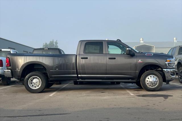 2026 RAM Ram 3500 RAM 3500 TRADESMAN CREW CAB 4X4 8 BOX