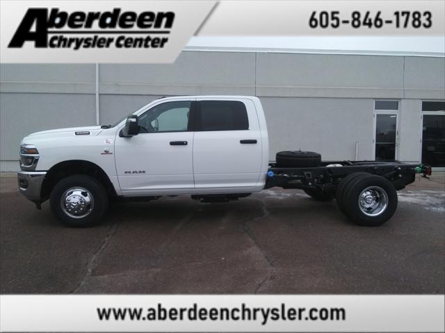 2026 RAM Ram 3500 Chassis Cab RAM 3500 TRADESMAN CREW CAB CHASSIS 4X4 60 CA