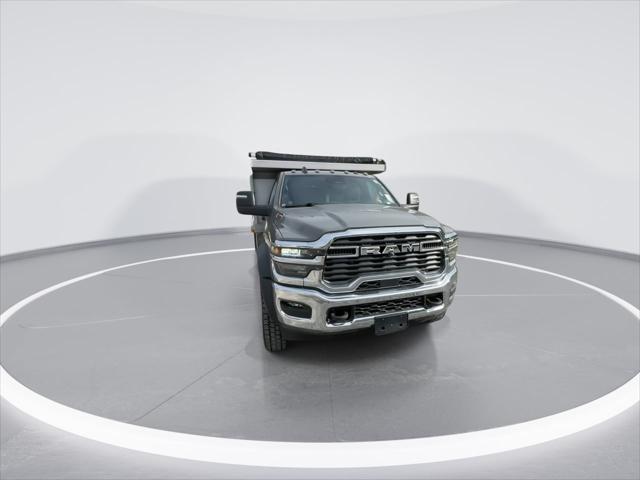 2026 RAM 5500 Chassis RAM 5500 BIG HORN CHASSIS REGULAR CAB 4X4 60 CA