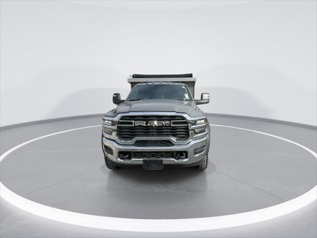 2026 RAM 5500 Chassis RAM 5500 BIG HORN CHASSIS REGULAR CAB 4X4 60 CA