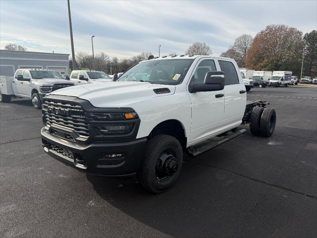 2026 RAM Ram 3500 Chassis Cab RAM 3500 TRADESMAN CREW CAB CHASSIS 4X4 60 CA