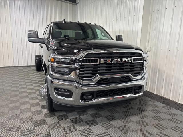 2026 RAM Ram 3500 Chassis Cab RAM 3500 TRADESMAN CREW CAB CHASSIS 4X4 60 CA