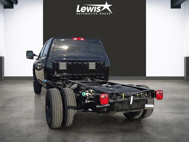 2026 RAM Ram 3500 Chassis Cab RAM 3500 TRADESMAN CREW CAB CHASSIS 4X4 60 CA