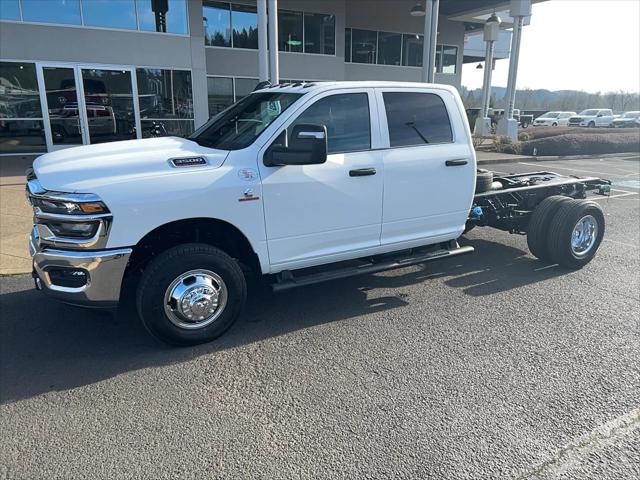 2026 RAM Ram 3500 Chassis Cab RAM 3500 TRADESMAN CREW CAB CHASSIS 4X4 60 CA 2026 RAM Ram 3500 Chassis Cab RAM 3500 TRADESMAN CREW CAB CHASSIS 4X4 60 CA