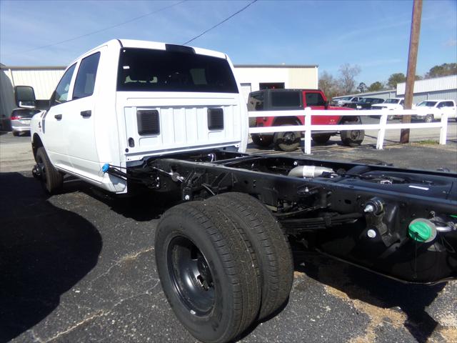 2026 RAM Ram 3500 Chassis Cab RAM 3500 TRADESMAN CREW CAB CHASSIS 4X4 60 CA
