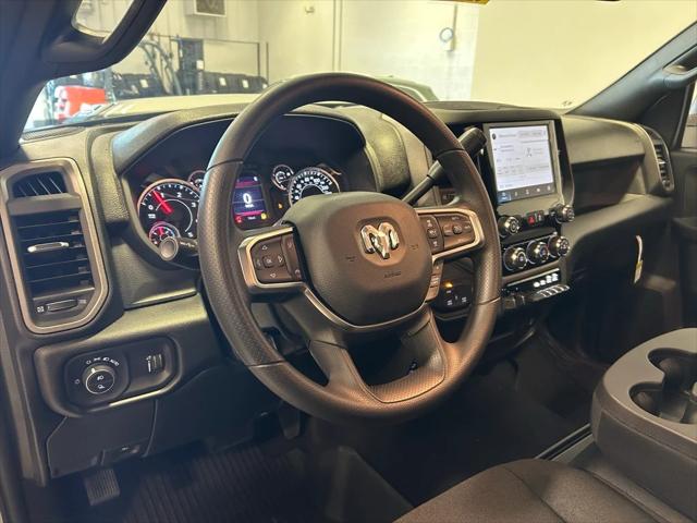 2026 RAM Ram 2500 RAM 2500 BLACK EXPRESS CREW CAB 4X4 64 BOX