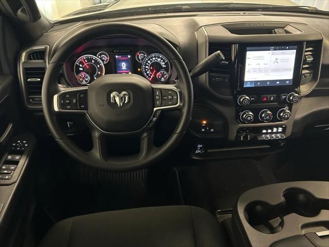 2026 RAM Ram 2500 RAM 2500 BLACK EXPRESS CREW CAB 4X4 64 BOX