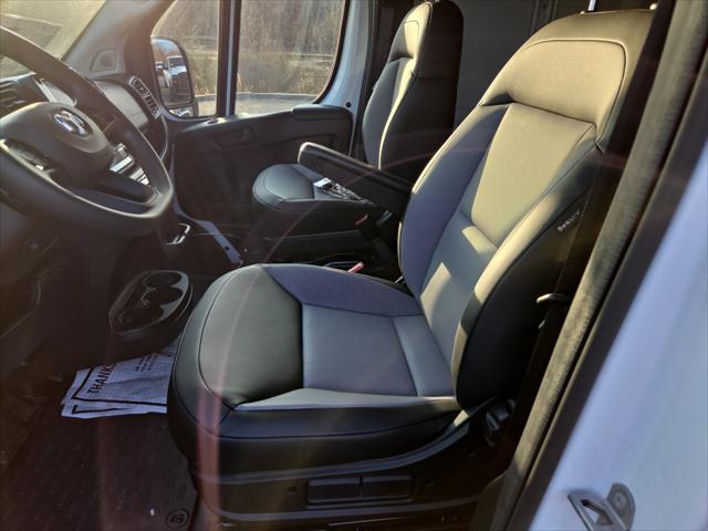 2026 Ram ProMaster Cargo Van Tradesman Low Roof 118" WB w/Pass Seat