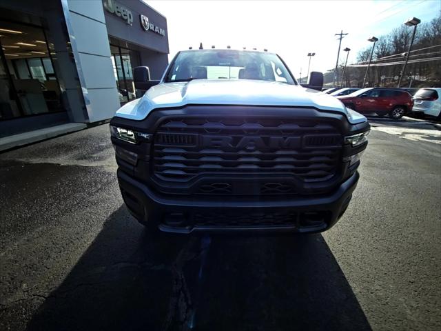 2026 RAM Ram 3500 RAM 3500 TRADESMAN CREW CAB 4X4 8 BOX