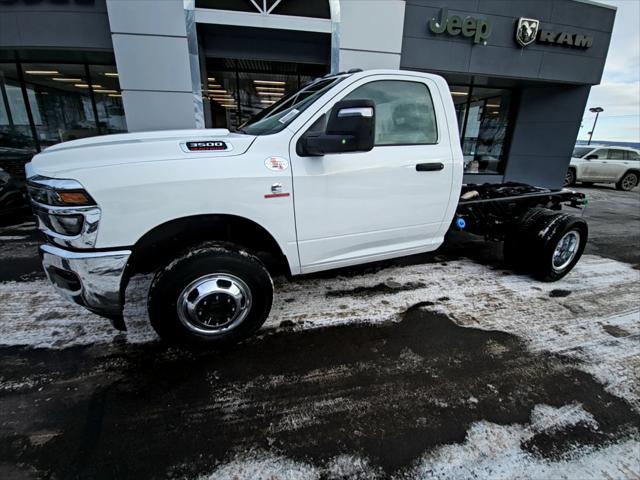 2026 RAM Ram 3500 Chassis Cab RAM 3500 TRADESMAN CHASSIS REGULAR CAB 4X4 60 CA
