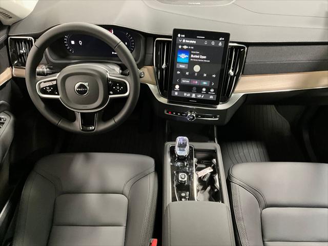 2026 Volvo XC90 B6 Plus 6-Seater