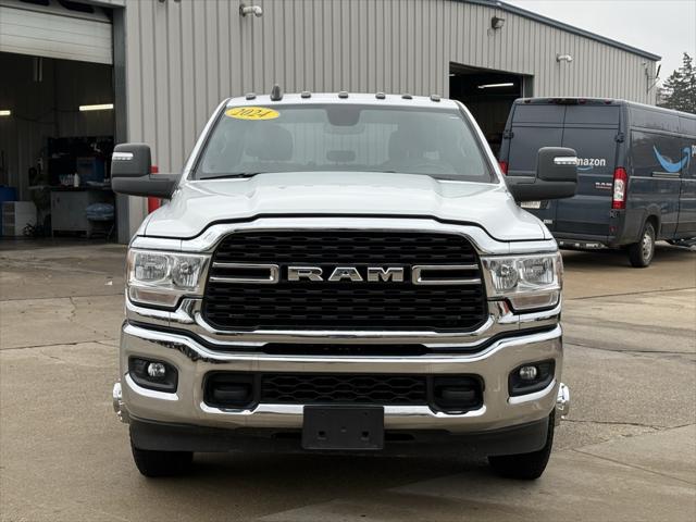 2024 RAM 3500 Big Horn Crew Cab 4x4 8 Box 2024 RAM 3500 Big Horn Crew Cab 4x4 8 Box