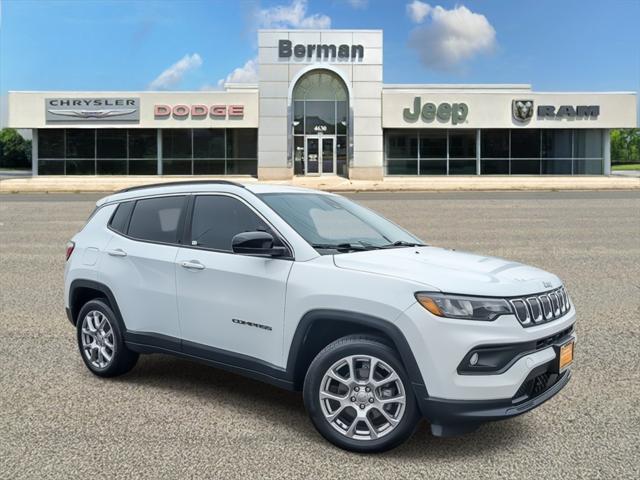 2022 Jeep Compass Latitude Lux 4x4 2022 Jeep Compass Latitude Lux 4x4