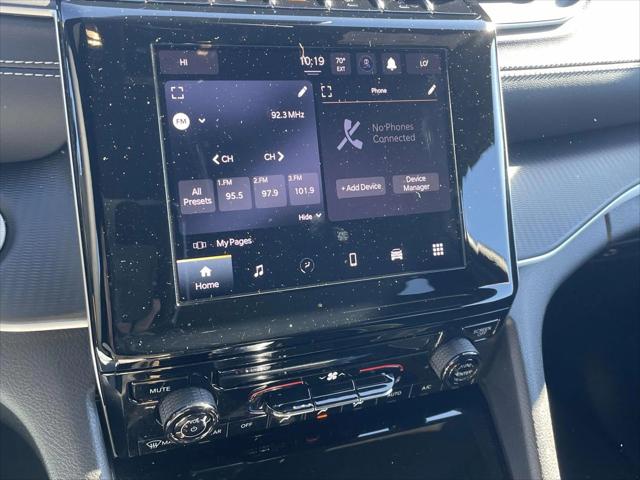 2024 Jeep Grand Cherokee Laredo 4x2