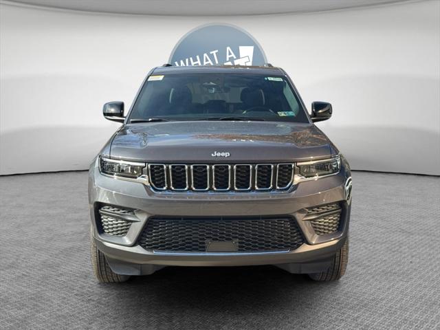 2025 Jeep Grand Cherokee GRAND CHEROKEE LAREDO X 4X4