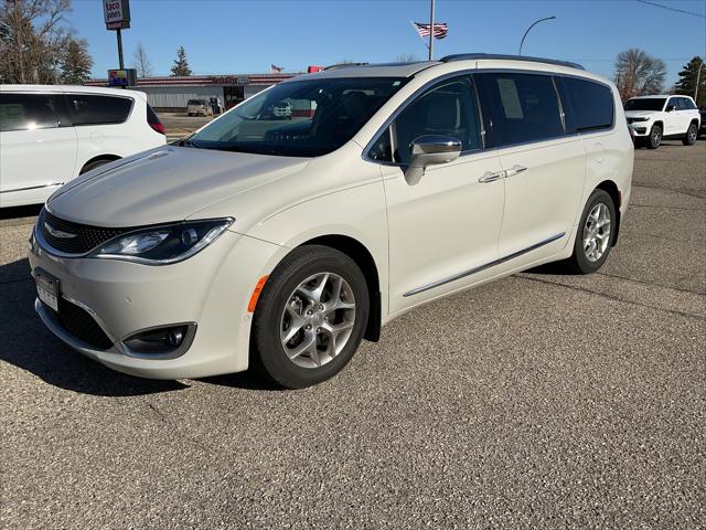 2017 Chrysler Pacifica Limited 2017 Chrysler Pacifica Limited