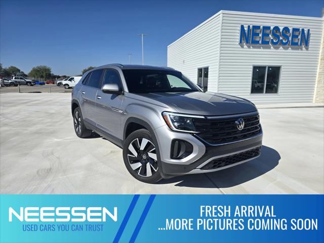 2025 Volkswagen Atlas Cross Sport 2.0T SE w/Technology